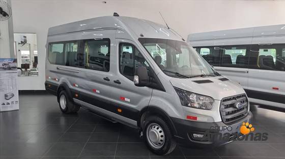 FORD TRANSIT 2.0 ECOBLUE DIESEL MINIBUS 17+1 L4H3 MANUAL